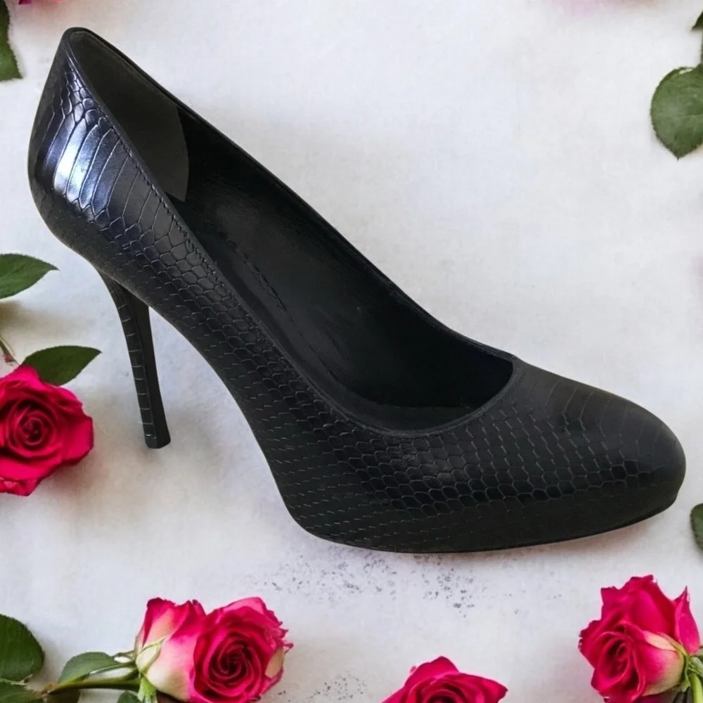 Tory Burch Brazil Leather Round Toe Heel Pump